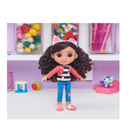 Boneca Infantil Cada Mágica Gaby Dollholse DJ Riso Netflix - Loja Zuza  Brinquedos