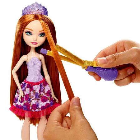 Boneca Ever After High Holly O'Hair Penteados Magicos Mattel com o