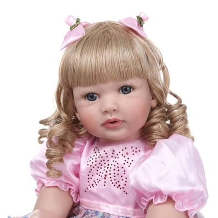 Boneca Reborn Bebê Realista Loira Cabelos Cacheados 60cm REF 1004