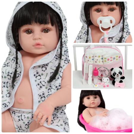 Boneca Reborn Recém Nascida Morena Roupão Pandinha Linda - Cegonha Reborn Dolls Imagem de Boneca Reborn Recém Nascida Morena Roupão Pandinha Linda