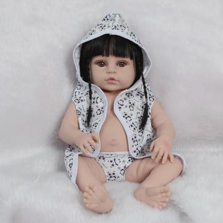 Boneca Reborn Recém Nascida Morena Roupão Pandinha Linda - Cegonha Reborn Dolls Imagem de Boneca Reborn Recém Nascida Morena Roupão Pandinha Linda