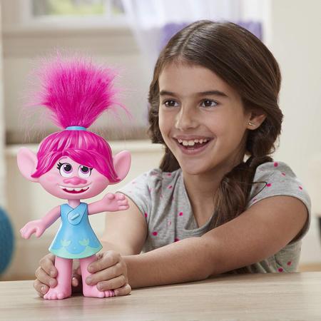 Figura Trolls Harmonia, Boneca que Fala e Canta TrollsTopia Poppy Cantora -  F1397 - Hasbro : : Brinquedos e Jogos