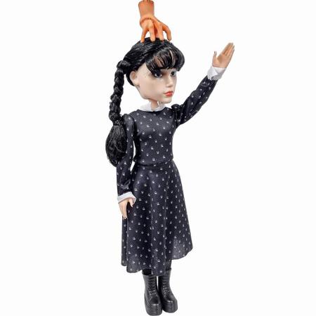 Boneca Wandinha Addams Original Netflix Acompanha Mãozinha 46 cm de altura  Presente Crianças Natal - Baby Brink - Bonecas - Magazine Luiza