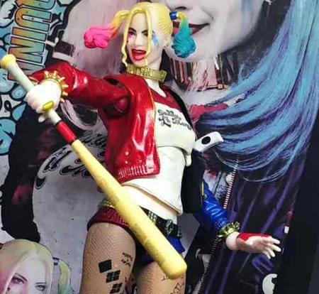 Boneca Harley Quinn Crazy Toys Arlequina Action Figure 30cm - Dangos -  Colecionáveis - Magazine Luiza