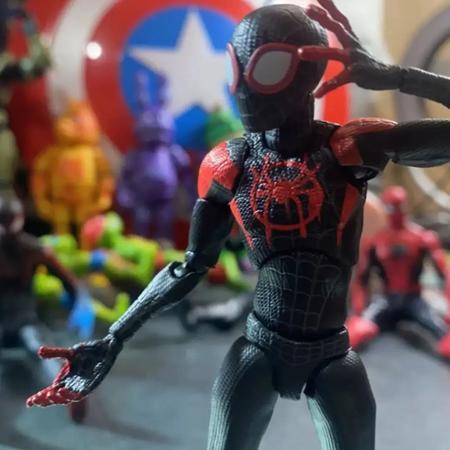 Imagem de Boneco Spider Man Miles Morales Action Figure Articulado Marvel Homem Aranha Brinquedo Colecionavel