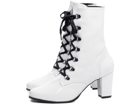 Bota branca hotsell cano médio