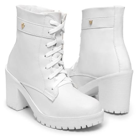 Bota branca de store cano curto