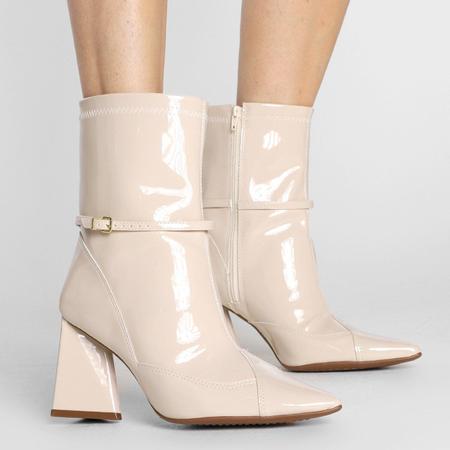 Bota vizzano best sale cano curto verniz