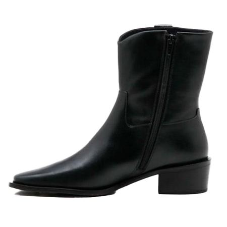 Bota preta cheap capodarte