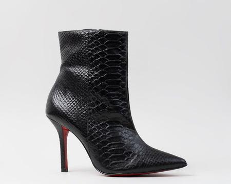Bota Clássica em Couro Estampa Cobra CBK - CHIBINSKI Imagem de Bota Clássica em Couro Estampa Cobra CBK