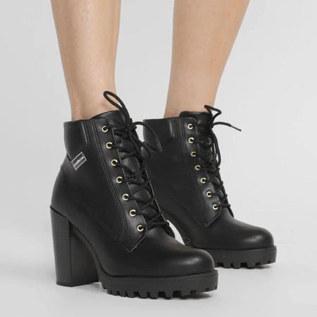 Bota tratorada cano curto moleca discount