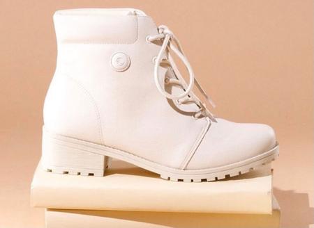 Bota branca sapatinho de cheap luxo