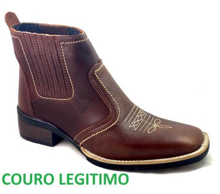 Bota Country Texana Vaquejada Masculina Cor Marrom Couro Botina Bico Quadrado Solado Costurado 3140 - CAMPOLINA Imagem de Bota Country Texana Vaquejada Masculina Cor Marrom Couro Botina Bico Quadrado Solado Costurado 3140