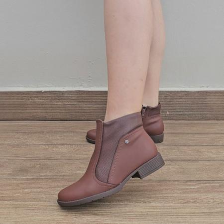 Bota feminina cano curto salto baixo piccadilly - 653010 Imagem de Bota feminina cano curto salto baixo piccadilly - 653010