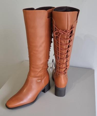 Bota bottero feminina em couro de montaria com store cano longo