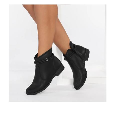 Ankle boot preta salto baixo fashion