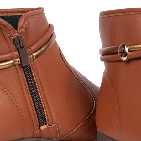 Bota Feminina Dakota Cano Curto Salto Baixo Leve com Zíper Imagem de Bota Feminina Dakota Cano Curto Salto Baixo Leve com Zíper