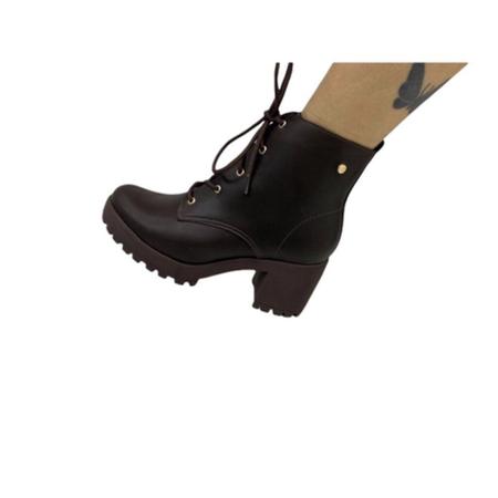 Bota Feminina Ramarim Coturno Cano Curto Tratorada 2256101 Imagem de Bota Feminina Ramarim Coturno Cano Curto Tratorada 2256101