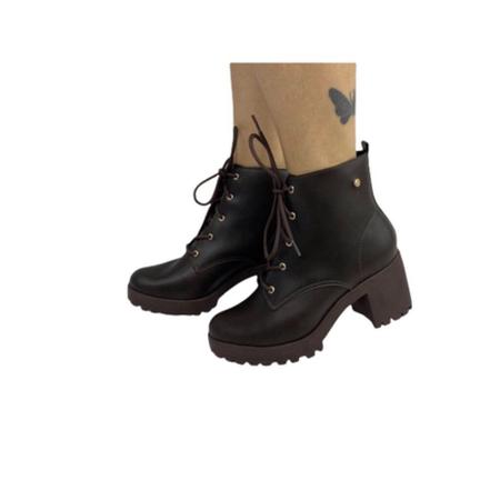Bota Feminina Ramarim Coturno Cano Curto Tratorada 2256101 Imagem de Bota Feminina Ramarim Coturno Cano Curto Tratorada 2256101
