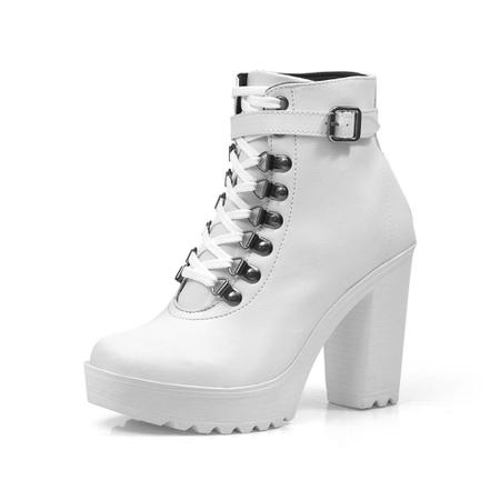 Bota Feminina Salto Alto Hencco Coturno Cano Baixo Tratorada Fivela Moderna Imagem de Bota Feminina Salto Alto Hencco Coturno Cano Baixo Tratorada Fivela Moderna