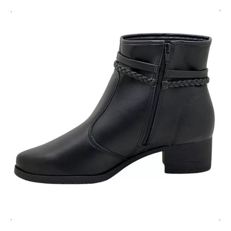 Bota Moleca Conforto Feminina Montaria Cano Curto Imagem de Bota Moleca Conforto Feminina Montaria Cano Curto