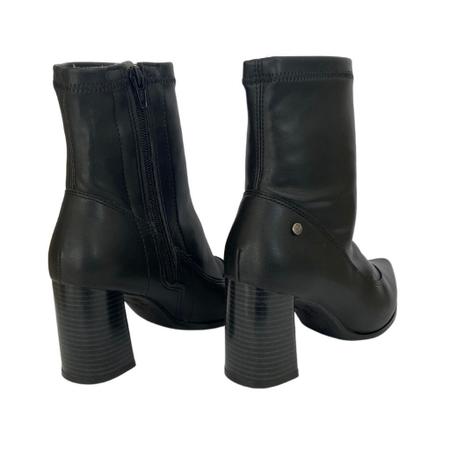 Bota ramarim best sale adereço preto