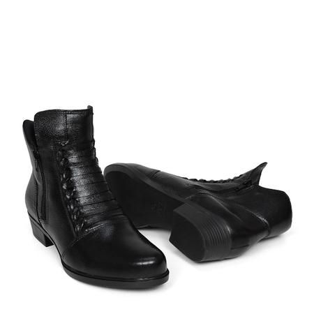 Bota Salto Baixo com Detalhe Tressê Italeoni Imagem de Bota Salto Baixo com Detalhe Tressê Italeoni