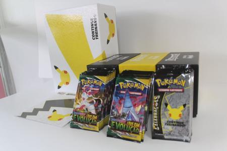 Carta Dourada Pokémon - Pikachu - Hobbies e coleções - SIM, Feira