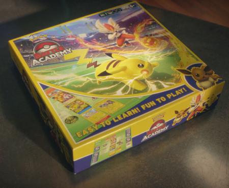 Box Pokémon Caminho Do Campeão Ginásio Hulbury C/ Emblema - Copag - Deck de  Cartas - Magazine Luiza