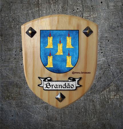 Imagem de Brasão da família Brandão ( feito na madeira )