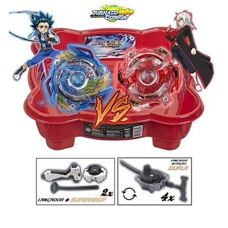 Dois Meninos Que Jogam Com Um Beyblade, Brinquedo Da Criança Da