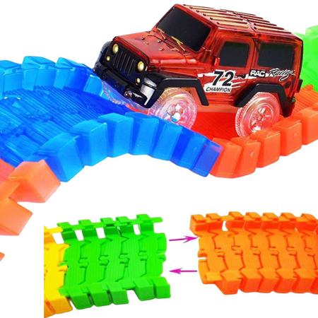 O TREM MAIS MALUCO DA LOJA DE BRINQUEDOS. DÁ CAMBALHOTA E ANDA NA PISTA  SUPER COLORIDA! 