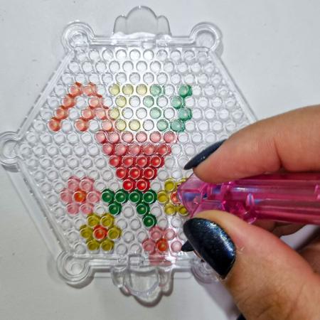 Imagem de Brinquedo Educacional Bolinha Magica Contas Aquabeads que Grudam com Spray de Agua Kit com 48 peças