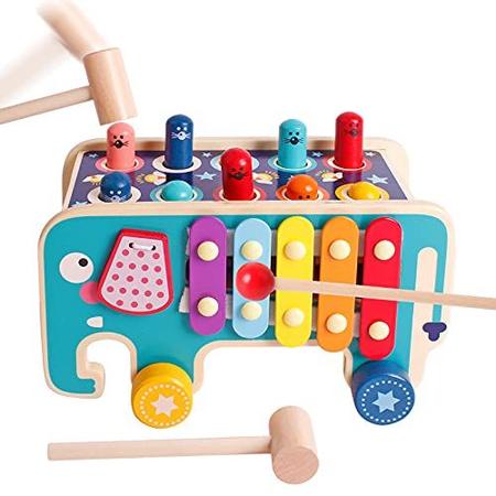 Brinquedos para criança menina pequena com brinquedo de urso macio menina  jogando jogo na sala de jogos feliz infância aniversário abraçando um  ursinho de pelúcia loja de brinquedos dia das crianças melhor