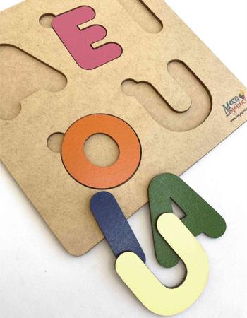 Imagem de Brinquedo educativo tabuleiro encaixe vogais mdf - mega impress