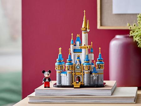 Imagem de Brinquedo LEGO Disney Mini Castle 40478 com 564 peças+1 boneco