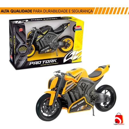 Brinquedo Moto Pro Tork Mini Infantil Suspensão c/ Capacete - Usual  Brinquedos - Mini Moto Motorizada - Magazine Luiza