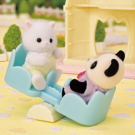 Brinquedo Sylvanian Families Parque de Moinho de Ventos Bebê - Epoch Magia Imagem de Brinquedo Sylvanian Families Parque de Moinho de Ventos Bebê