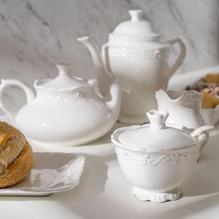 KIT BULE PARA CHÁ E CAFÉ COM 4 PEÇAS PORCELANA ALTO RELEVO - Multlar