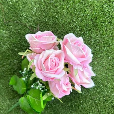 Imagem de Buquê De Flores Artificiais Rosas Realistas Para Decoração