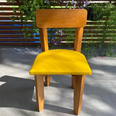 Imagem de Cadeira Infantil De Madeira Com Estofado Acabamento Verniz