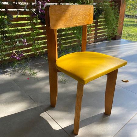 Imagem de Cadeira Infantil De Madeira Com Estofado Acabamento Verniz