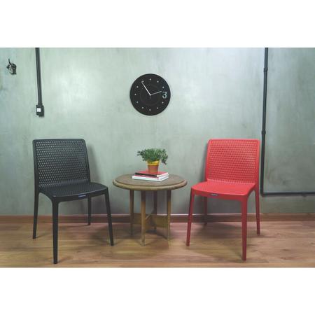 Cadeira Tramontina Isabelle em Polipropileno e Fibra de Vidro Preto de  Qualidade em Promoção