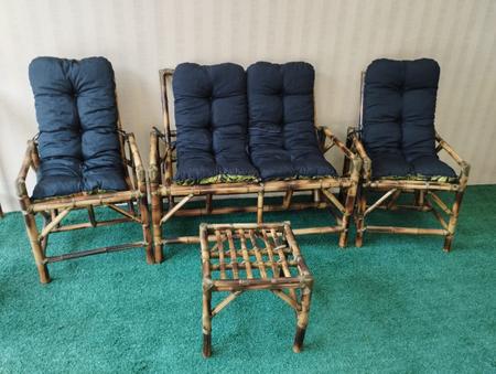 Conjunto Quatro Cadeiras E Mesa De Bambu Vime Jardim Área Almofada Preto
