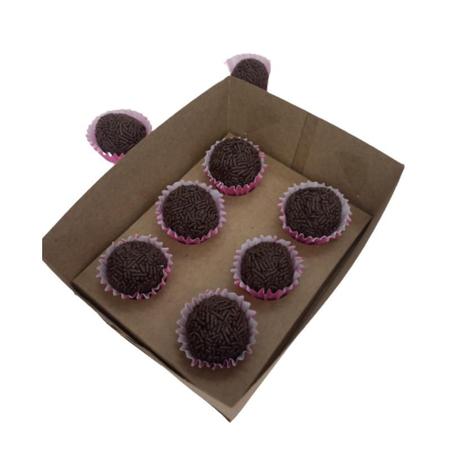 Imagem de Caixa com Visor 14x11x5cm + Berço Para 6 Doces/Brigadeiros Gourmet