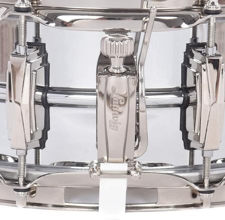 Caixa De Bateria Ludwig De Chrome Over Brass 14X5 Imagem de Caixa De Bateria Ludwig De Chrome Over Brass 14X5