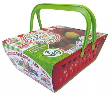 Menina loira brinca na loja pesa legumes em balanças de brinquedos coleta  pedido em pacote de artesanato caixa registradora infantil jogos caseiros  para crianças comida online pedidos entrega de alimentos