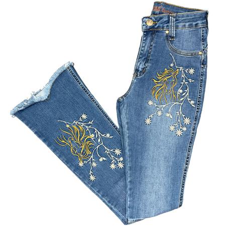 Calça jeans desfiada nas hot sale pernas