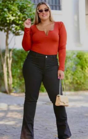 Calça Jeans Flare Preta Plus Size Super Elegante Social - Wild - Calça Plus  Size Feminina - Magazine Luiza