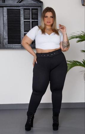 Calça Legging Canelada Com Cinto Tecido 3D Plus Size Preta